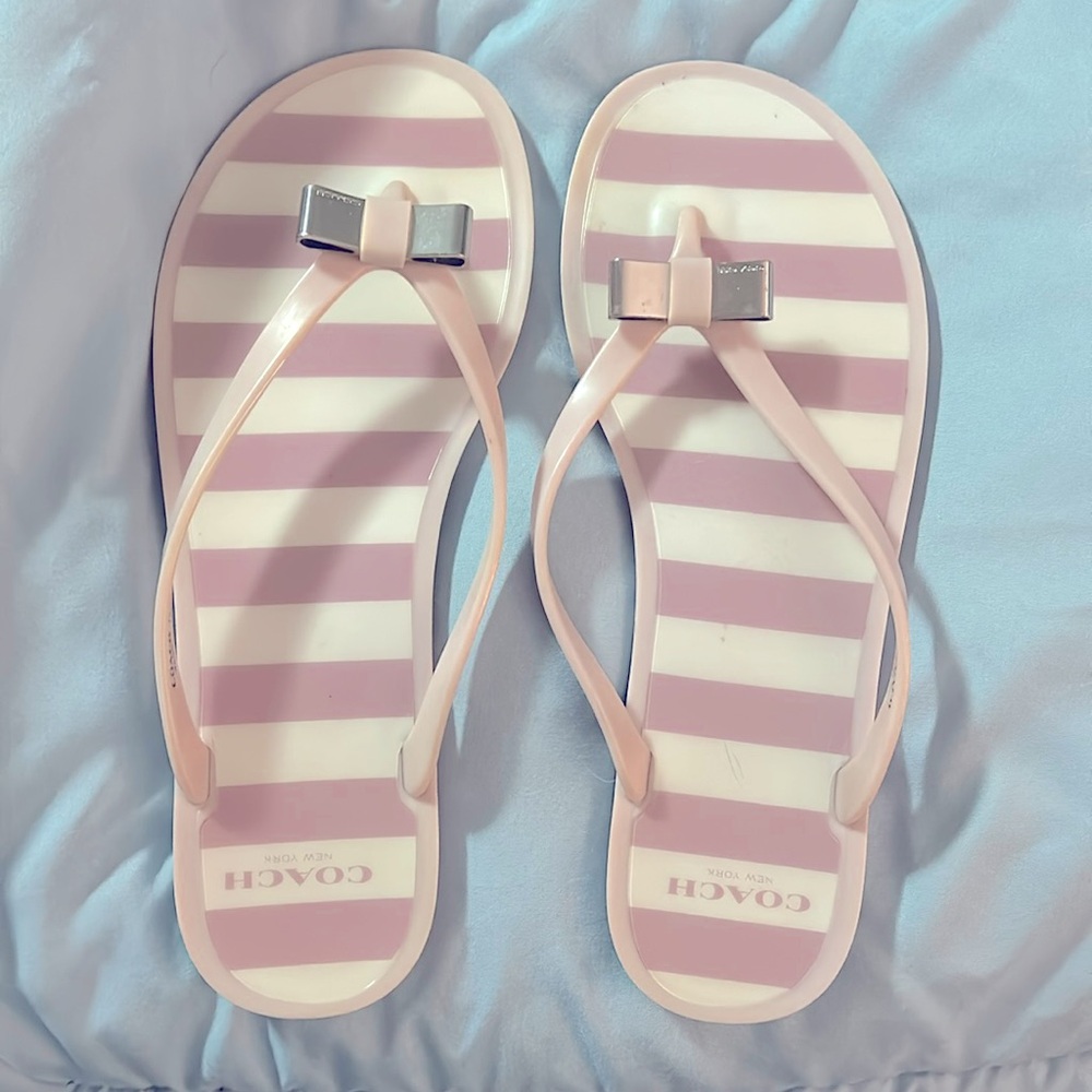 Coach Size 8 Thong Sandals Gently Worn.